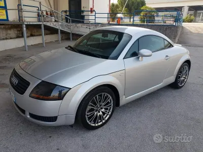 Usata Audi TT 179 CV (131 kW) 1999 Grigio Coupé