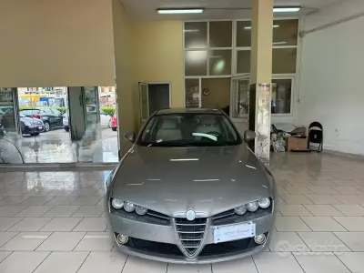 Käytetty Alfa Romeo 159 Distinctive 150 HP (110 kW) 2006 Harmaa Sedan