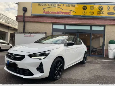 Usata Opel Corsa GS Line 101 CV (74 kW) 2022 Bianco Utilitaria