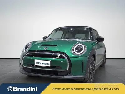 Usata Mini Cooper SE Classic 75 kW (102 CV) 2022 Verde met. Utilitaria