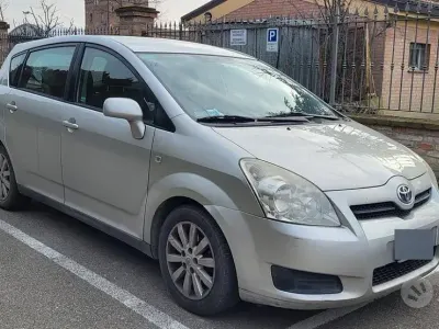 Usata Toyota Corolla Verso 136 CV (100 kW) 2008 Grigio Monovolume