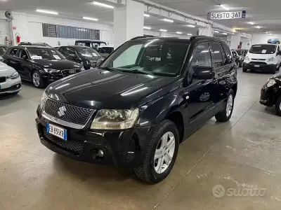 Second-hand Suzuki Grand Vitara 129 CP (94 kW) 2007 Negru SUV