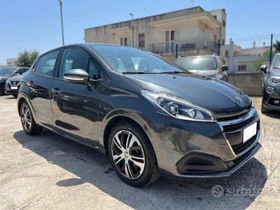Usata Peugeot 208 75 CV (55 kW) 2016 Grigio Utilitaria