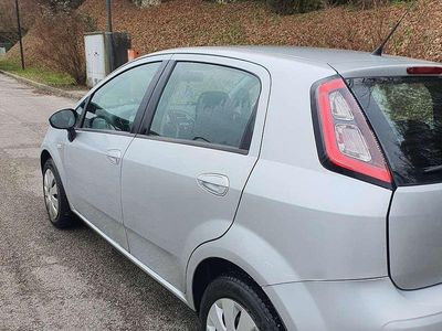 Usata Fiat Punto Lounge 75 CV (55 kW) 2014 Argento Berlina