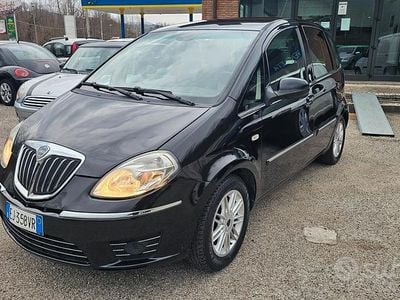 Usata Lancia Musa Platinum 77 CV (56 kW) 2011 Grigio Monovolume