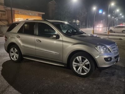Usata Mercedes ML320 224 CV (164 kW) 2007 Grigio SUV