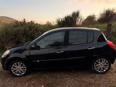 Usata Renault Clio LE 85 CV (62 kW) 2007 Nero Utilitaria