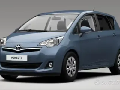 Usata Toyota Verso-S Active 99 CV (72 kW) 2013 Blu Monovolume