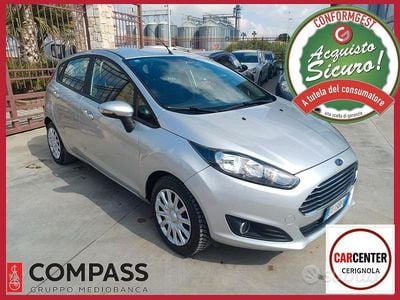 Usata Ford Fiesta Titanium 75 CV (55 kW) 2014 Grigio Utilitaria