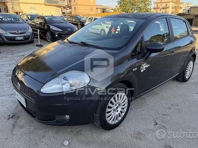 Usata Fiat Grande Punto Active 77 CV (56 kW) 2008 Grigio Utilitaria