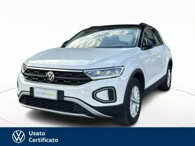 Usata VW T-Roc Life 110 CV (80 kW) 2022 Bianco pastello SUV