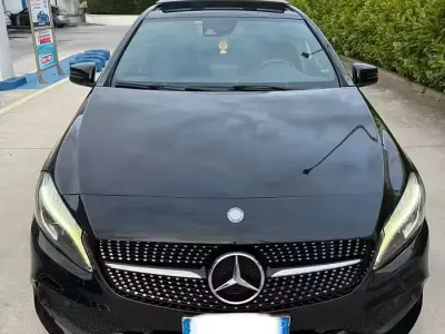 Usata Mercedes A180 Premium 109 CV (80 kW) 2016 Nero Utilitaria