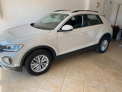 Usata VW T-Roc Style 110 CV (80 kW) 2022 Grigio SUV