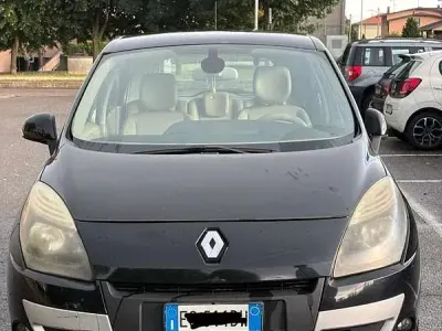 Usata Renault Scénic III Dynamique 131 CV (96 kW) 2011 Monovolume