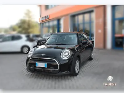 Usata Mini ONE 101 CV (74 kW) 2021 Nero Utilitaria