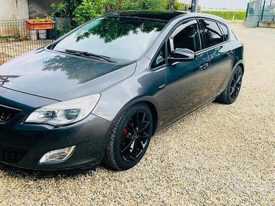 Usata Opel Astra 110 CV (80 kW) 2012 Grigio Berlina