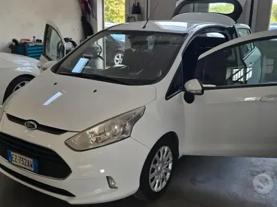 Usata Ford B-MAX Titanium 75 CV (55 kW) 2015 Bianco Monovolume