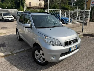 Usata Daihatsu Terios 104 CV (76 kW) 2010 Argento SUV