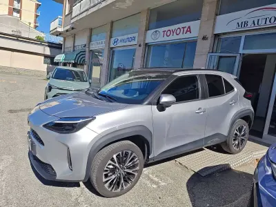Usata Toyota Yaris Cross Lounge 92 CV (67 kW) 2023 Silver met SUV