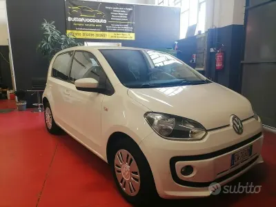 Usata VW up! Move 68 CV (50 kW) 2014 Bianco Utilitaria