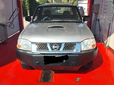 Usata Nissan Navarra 133 CV (97 kW) 2004 Grigio SUV