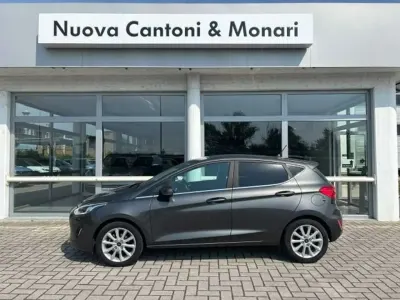 Usata Ford Fiesta Titanium 86 CV (63 kW) 2019 Grigio Utilitaria