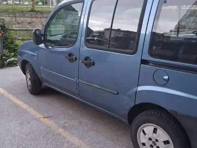 Usata Fiat Doblò 101 CV (74 kW) 2002 Blu/azzurro Monovolume