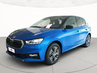 Nuova Skoda Fabia 95 CV (69 kW) 2026 Blu race metallizzato nero tulipano perl Utilitaria