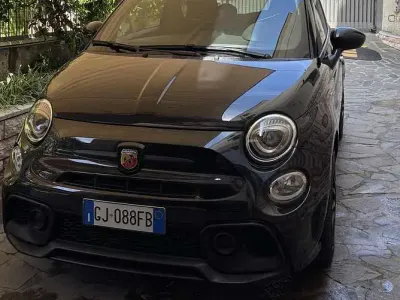 Begagnad Abarth 595 145 HK (106 kW) 2022 Svart Halvkombi
