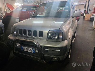 Usata Suzuki Jimny 82 CV (60 kW) 2009 Grigio SUV