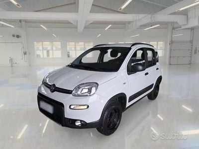 Usata Fiat Panda 4x4 S 85 CV (62 kW) 2019 Bianco Utilitaria