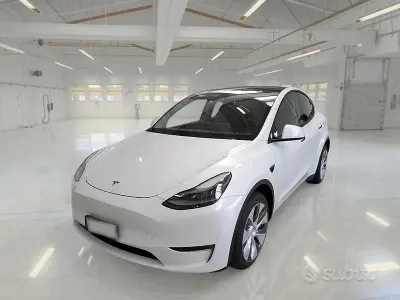Usata Tesla Model Y 152 kW (208 CV) 2023 Bianco SUV