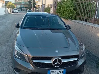 Usata Mercedes CLA220 174 CV (127 kW) 2014 Grigio Berlina