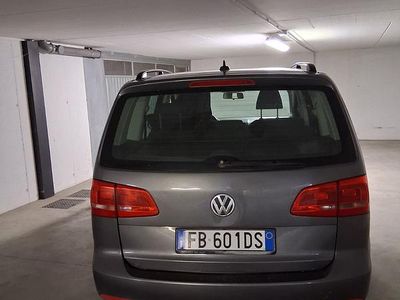 Usata VW Touran 102 CV (75 kW) 2011 Grigio Monovolume