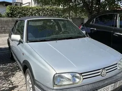 Usata VW Golf Cabriolet 101 CV (74 kW) 1996 Grigio Cabrio