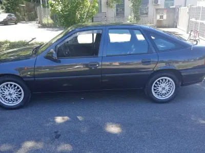 Usata Opel Vectra 75 CV (55 kW) 1993