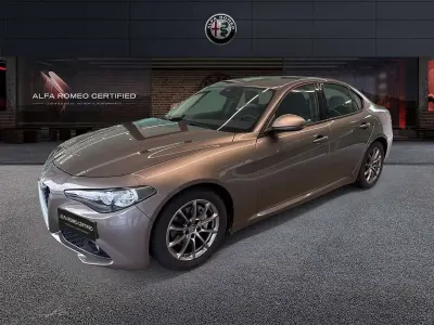 Usata Alfa Romeo Giulia Super 150 CV (110 kW) 2017 Beige Berlina