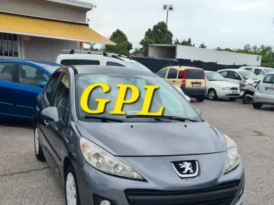 Usata Peugeot 207 73 CV (53 kW) 2011 Grigio Berlina