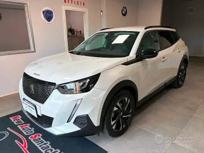 Usata Peugeot 2008 Allure 110 CV (80 kW) 2022 Bianco SUV