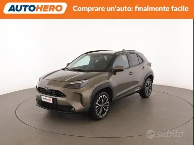 Usata Toyota Yaris Cross Lounge 92 CV (67 kW) 2024 Grigio SUV