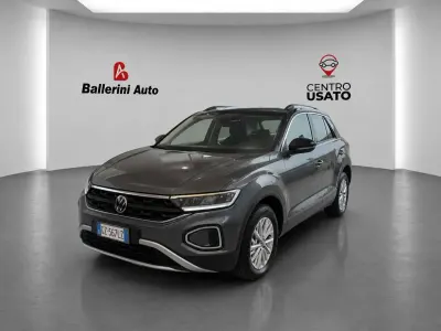 Usata VW T-Roc Life 116 CV (85 kW) 2025 Grigio SUV