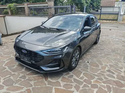 Usata Ford Focus ST-Line 116 CV (85 kW) 2025 Magnetic dark grey Berlina