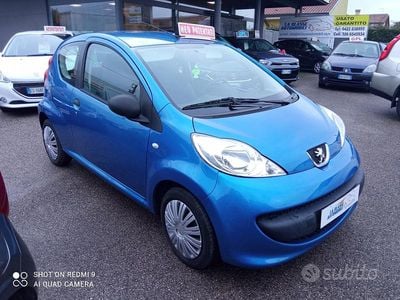 Usata Peugeot 107 68 CV (50 kW) 2010 Blu Utilitaria