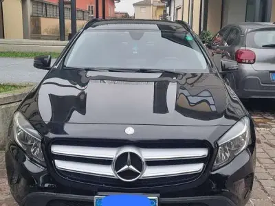 Usata Mercedes GLA180 Business 109 CV (80 kW) 2016 Nero SUV