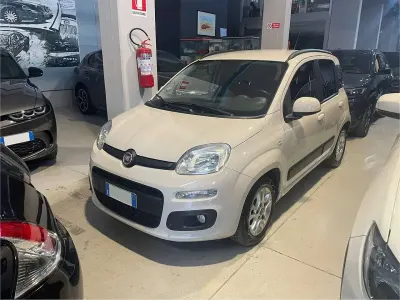Usata Fiat Panda Lounge 95 CV (69 kW) 2017 Beige Utilitaria