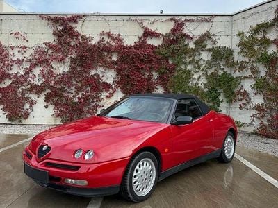Usata Alfa Romeo Spider 150 CV (110 kW) 1998 Rosso Cabrio