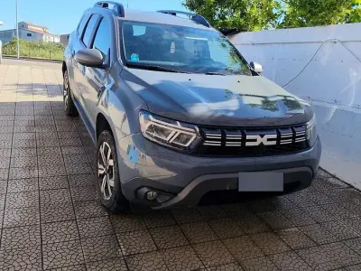 Usata Dacia Duster Journey 101 CV (74 kW) 2023 Grigio SUV