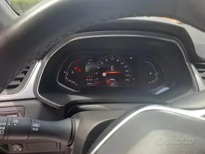 Usata Renault Captur Business 101 CV (74 kW) 2022 Nero SUV