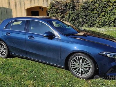 Begagnad Mercedes A180 136 HK (100 kW) 2021 Blå Sedan