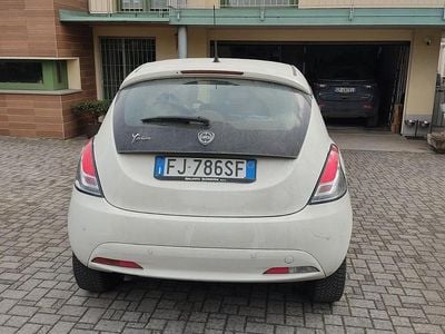 Usata Lancia Ypsilon 69 CV (50 kW) 2017 Bianco Utilitaria